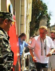 Львів: св.Юрія-змієборць- допомагає збирати кошти для Українського війська 